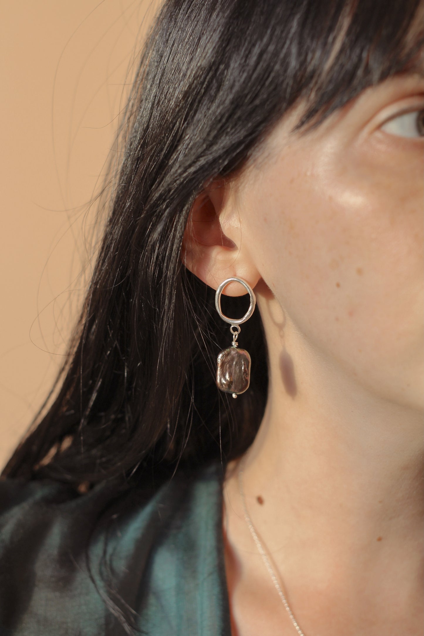 Black tide earrings