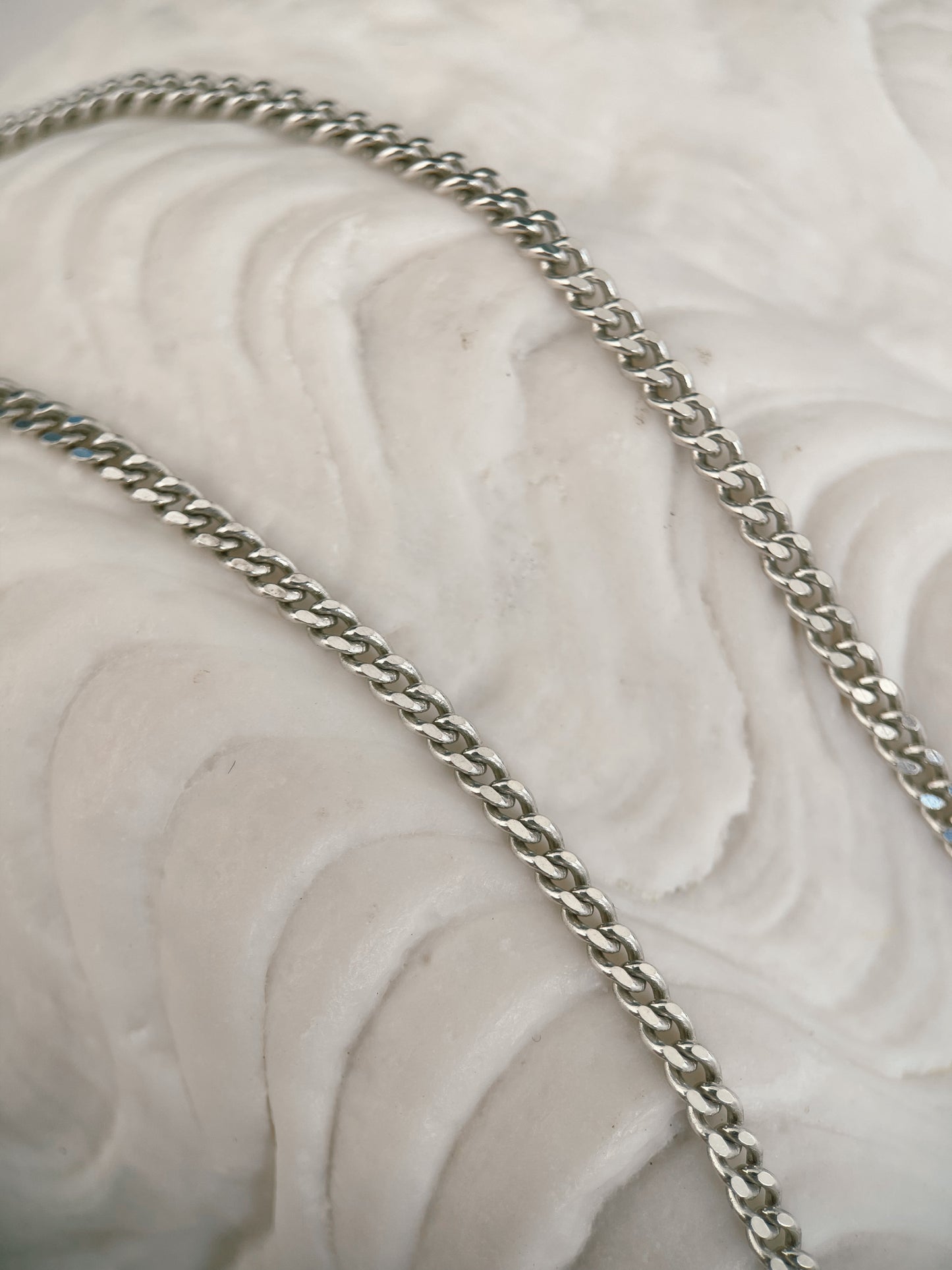 curb neck