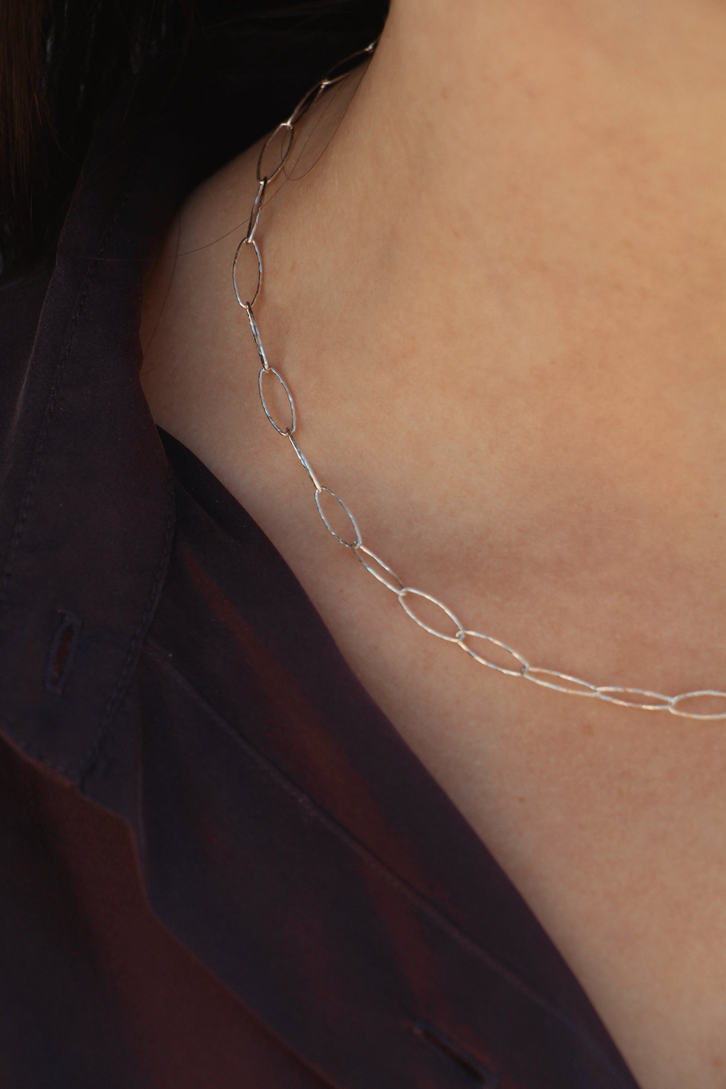 oval clip neck