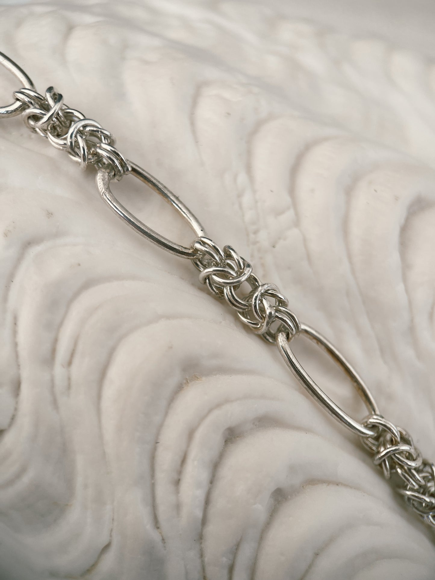 oval byz neck