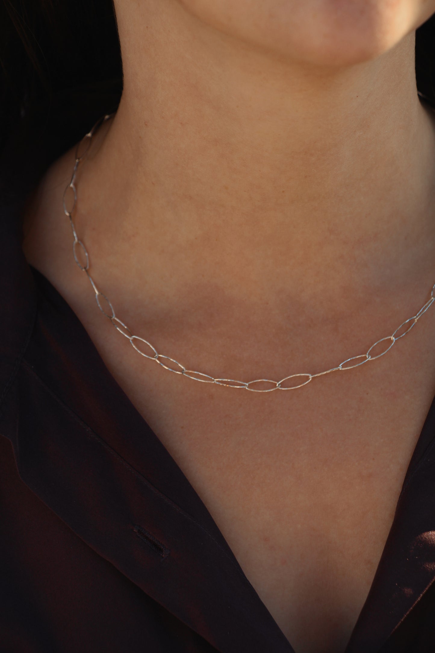 oval clip neck
