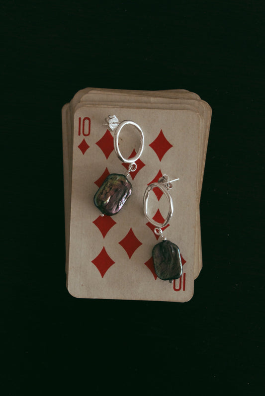 Black tide earrings
