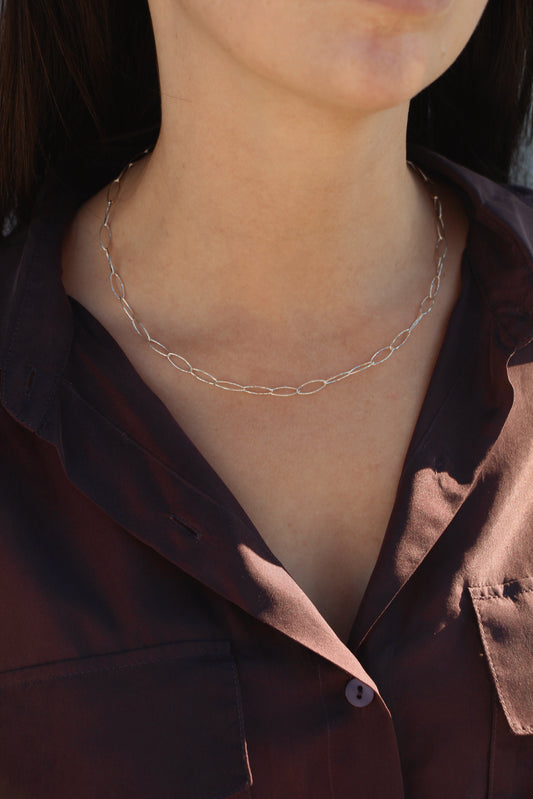 oval clip neck